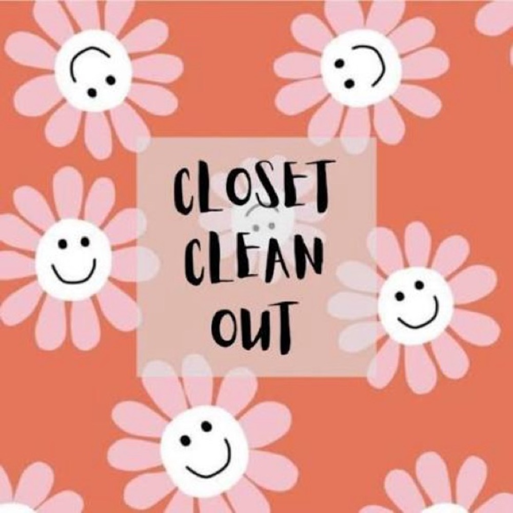WOMEN’S MYSTERY BUNDLE CLOSET CLEAN OUT